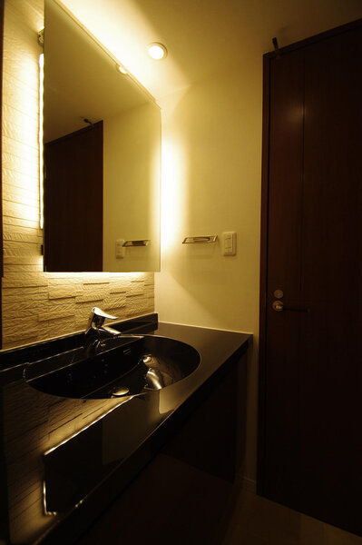 吹き抜けリビングに、くつろぎのロフトを新設