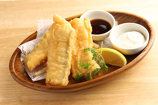 白身魚のサックリ揚け　一番搾りのころも700円