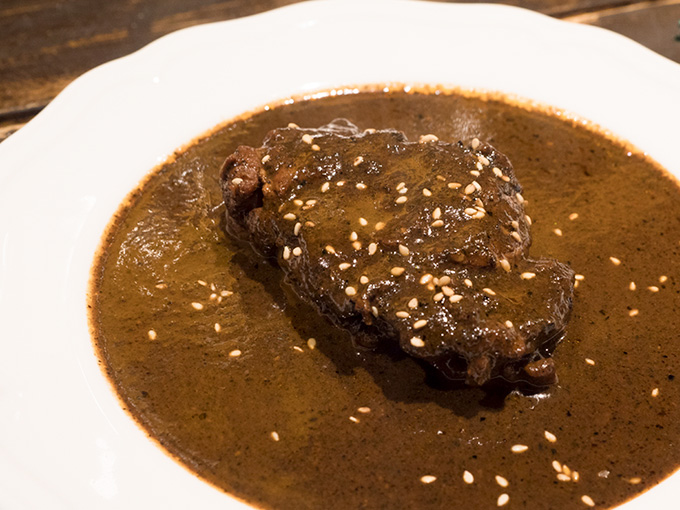 チキンのモレ・ポブラーノ（メキシコ）